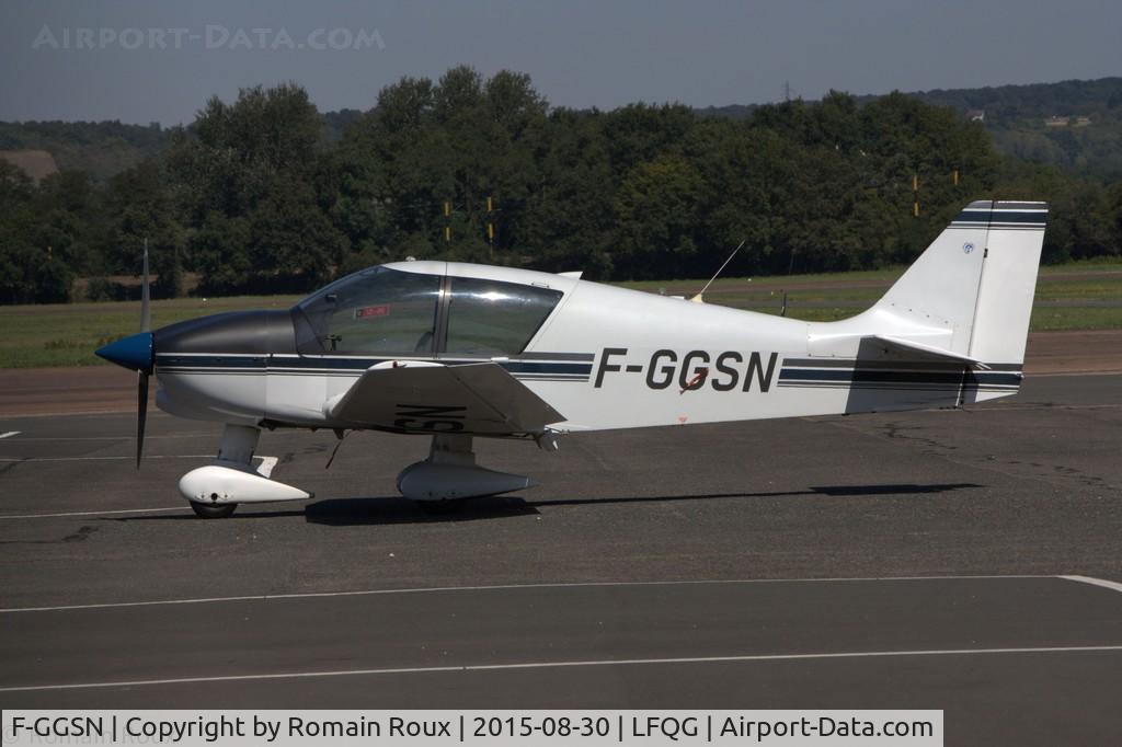 F-GGSN, Robin DR-400-120 C/N 1862, Parked