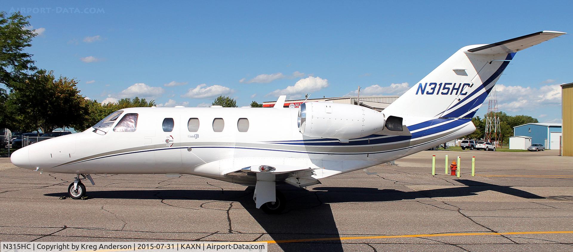 N315HC, 2000 Cessna 525 C/N 525-0373, Cessna 525 CitationJet on the ramp.