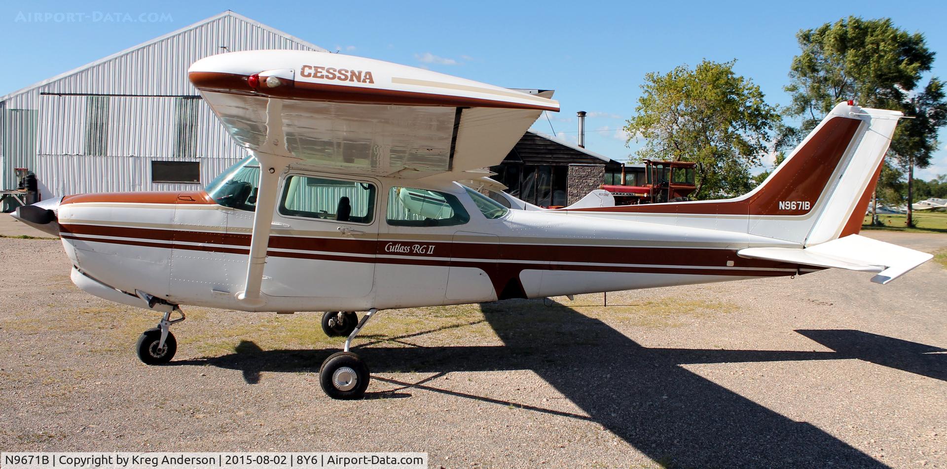 N9671B, 1981 Cessna 172RG Cutlass RG C/N 172RG0958, Cessna 172RG Cutlass in Clear Lake, MN.