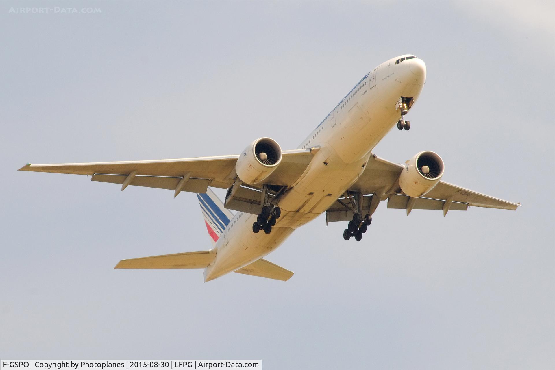F-GSPO, 2001 Boeing 777-228/ER C/N 30614, Landing to CDG