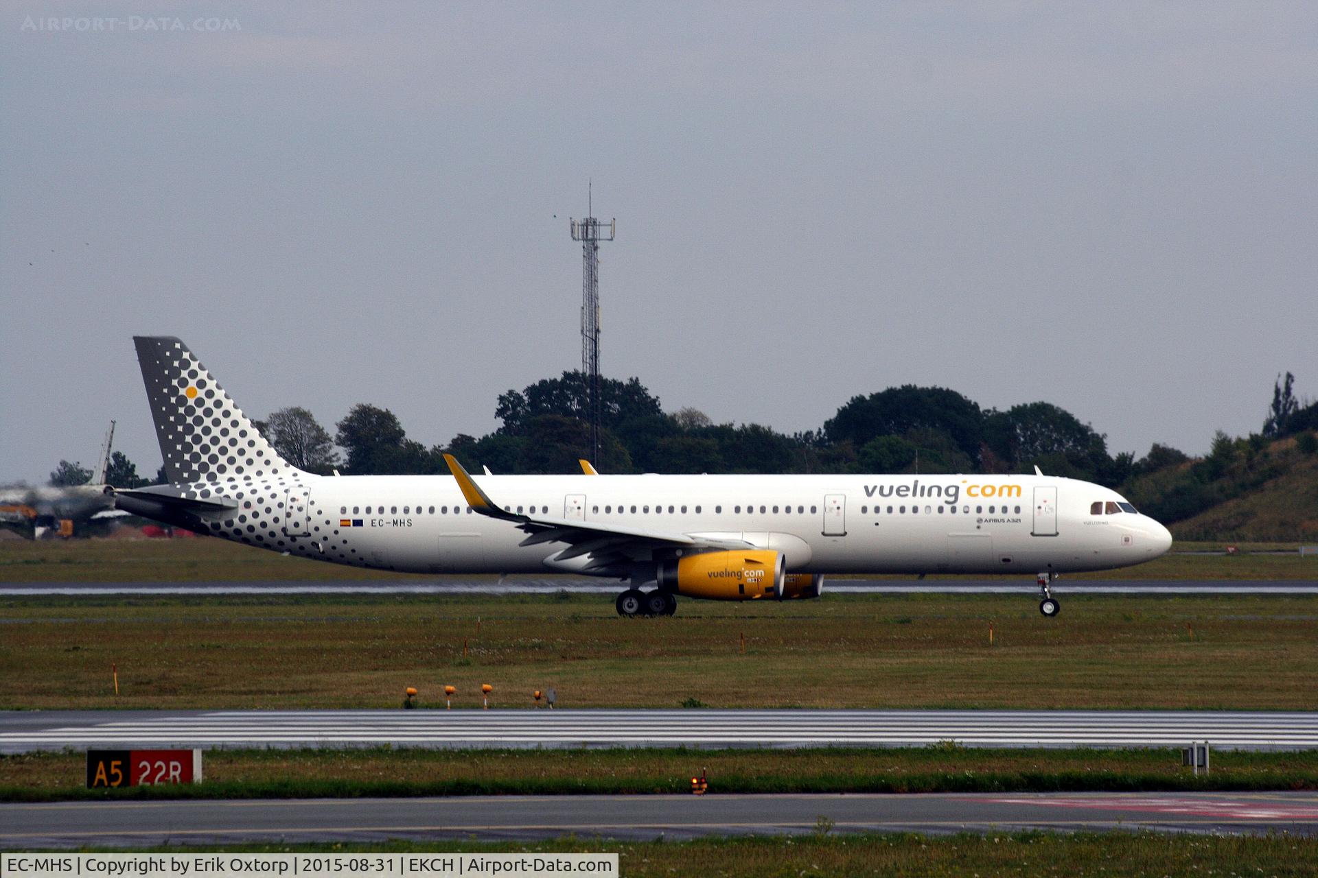 EC-MHS, 2015 Airbus A321-231 C/N 6740, EC-MHS taxing for takeoff on rw 22R