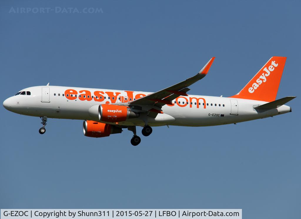 G-EZOC, 2015 Airbus A320-214 C/N 6485, Landing rwy 32L