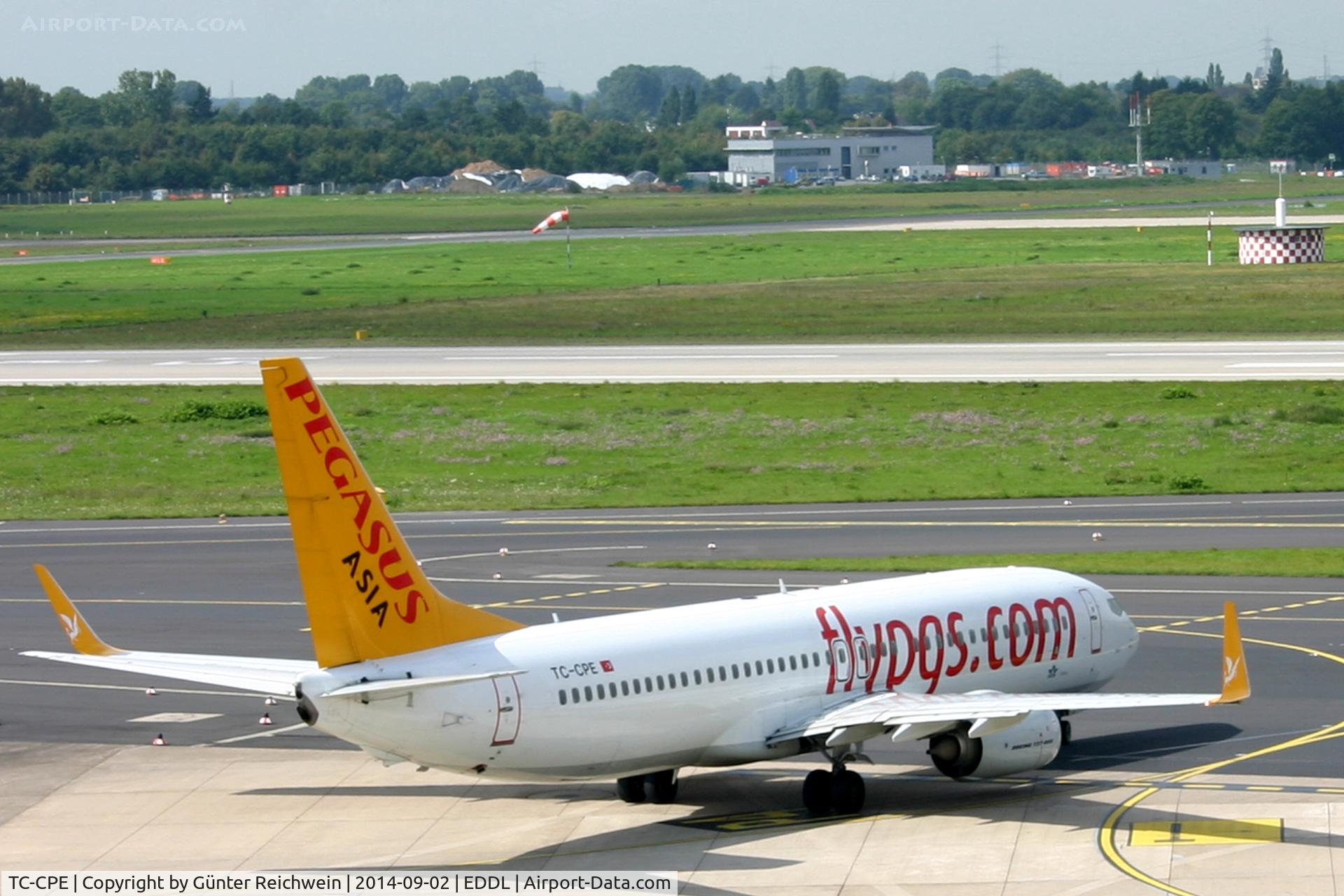 TC-CPE, 2012 Boeing 737-82R C/N 38178, taxiing