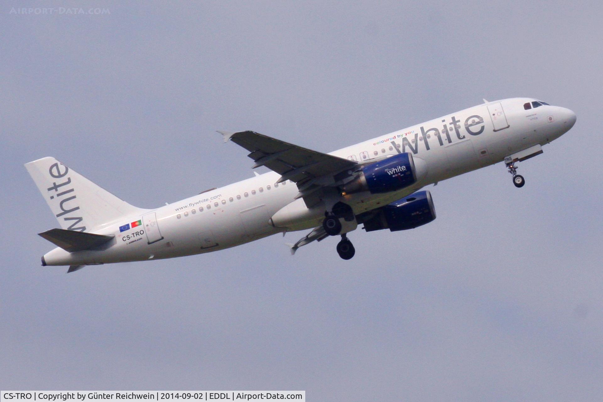 CS-TRO, 1995 Airbus A320-214 C/N 548, Departing