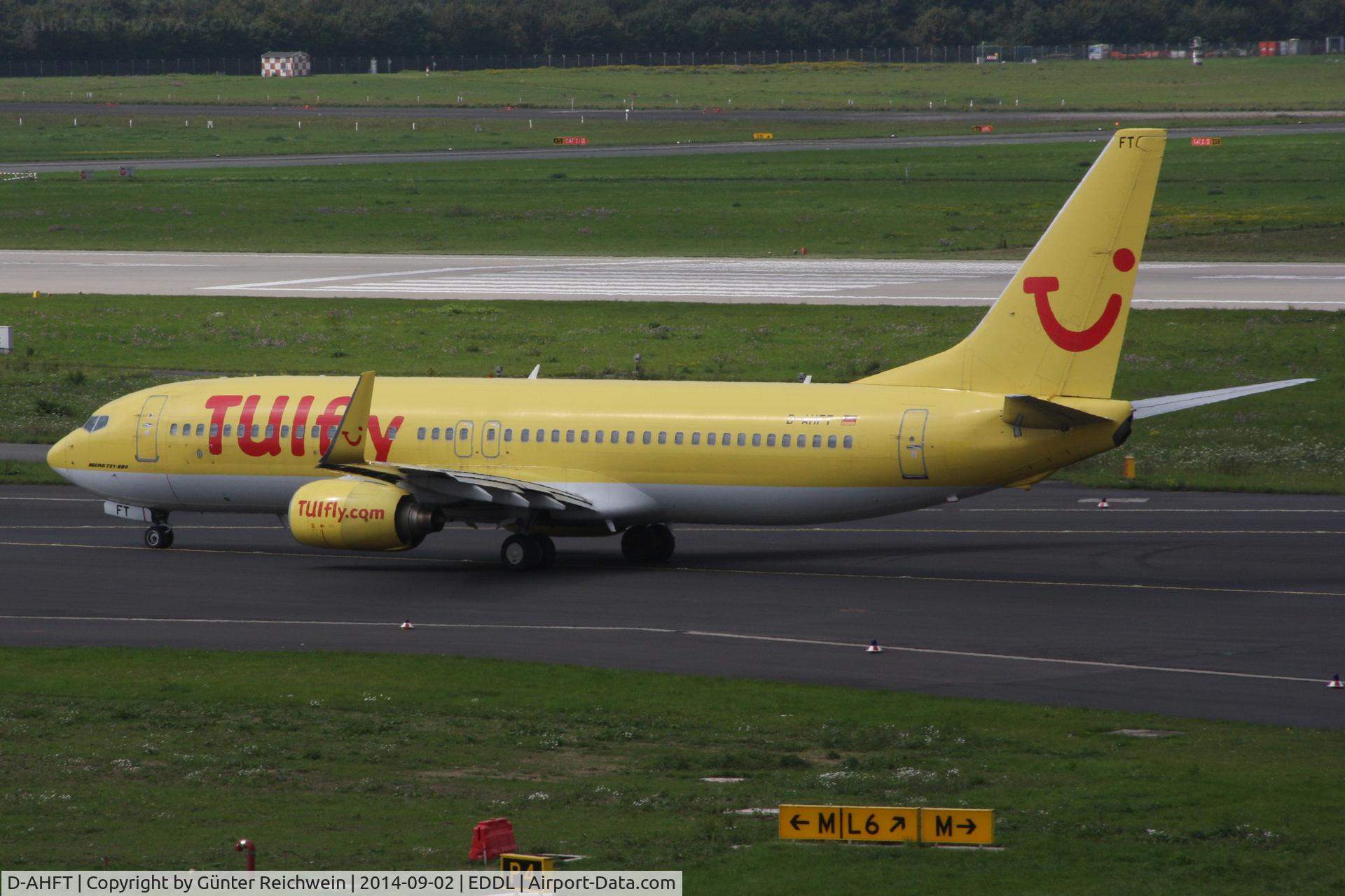 D-AHFT, 2000 Boeing 737-8K5 C/N 30413, taxiing