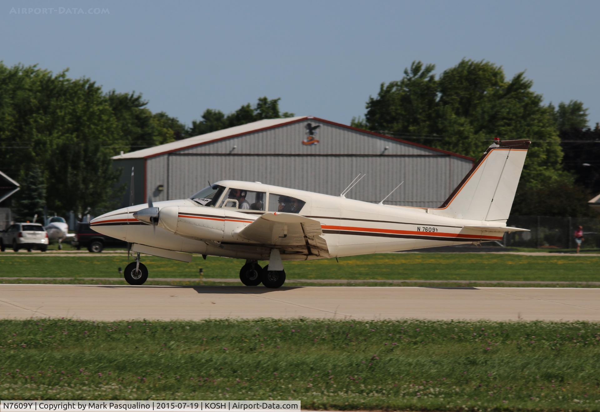 N7609Y, 1964 Piper PA-30 Twin Comanche Twin Comanche C/N 30-680, Piper PA-30