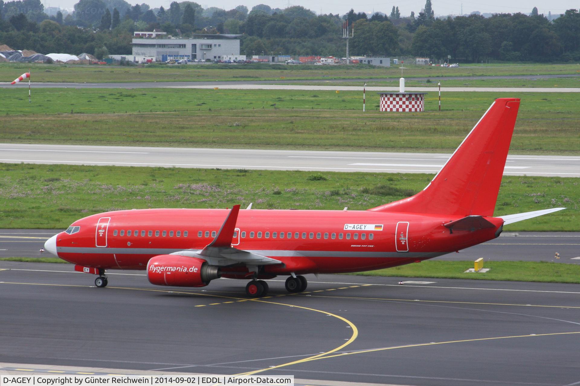 D-AGEY, 2000 Boeing 737-7L9 C/N 28013, taxiing
