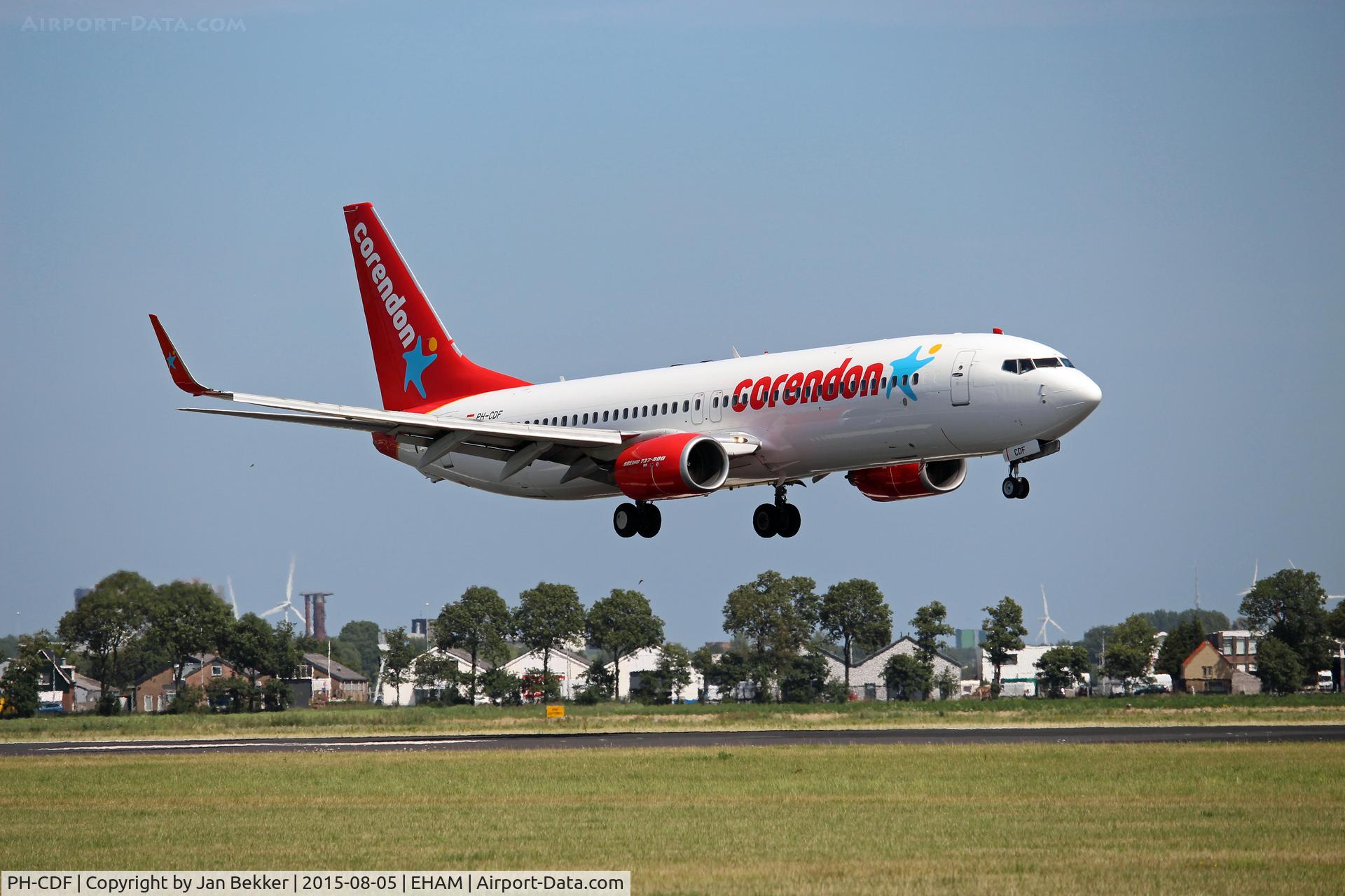 PH-CDF, 1999 Boeing 737-804 C/N 28227, Landing at Schiphol