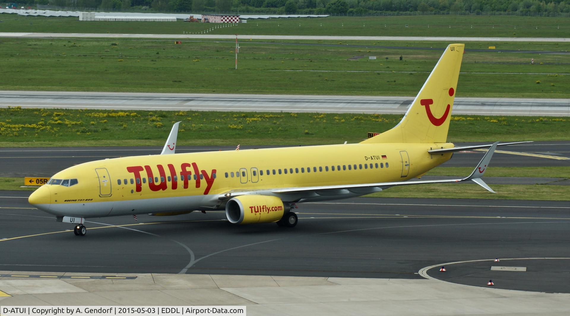D-ATUI, 2011 Boeing 737-8K5 C/N 37252, TUIfly, is here taxiing at Düsseldorf Int'l(EDDL)