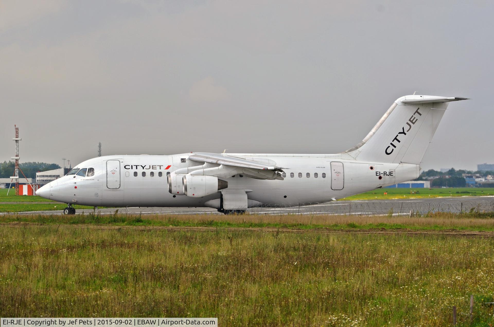 EI-RJE, 1998 BAE Systems Avro 146-RJ85 C/N E.2335, Line up and wait RWY 29