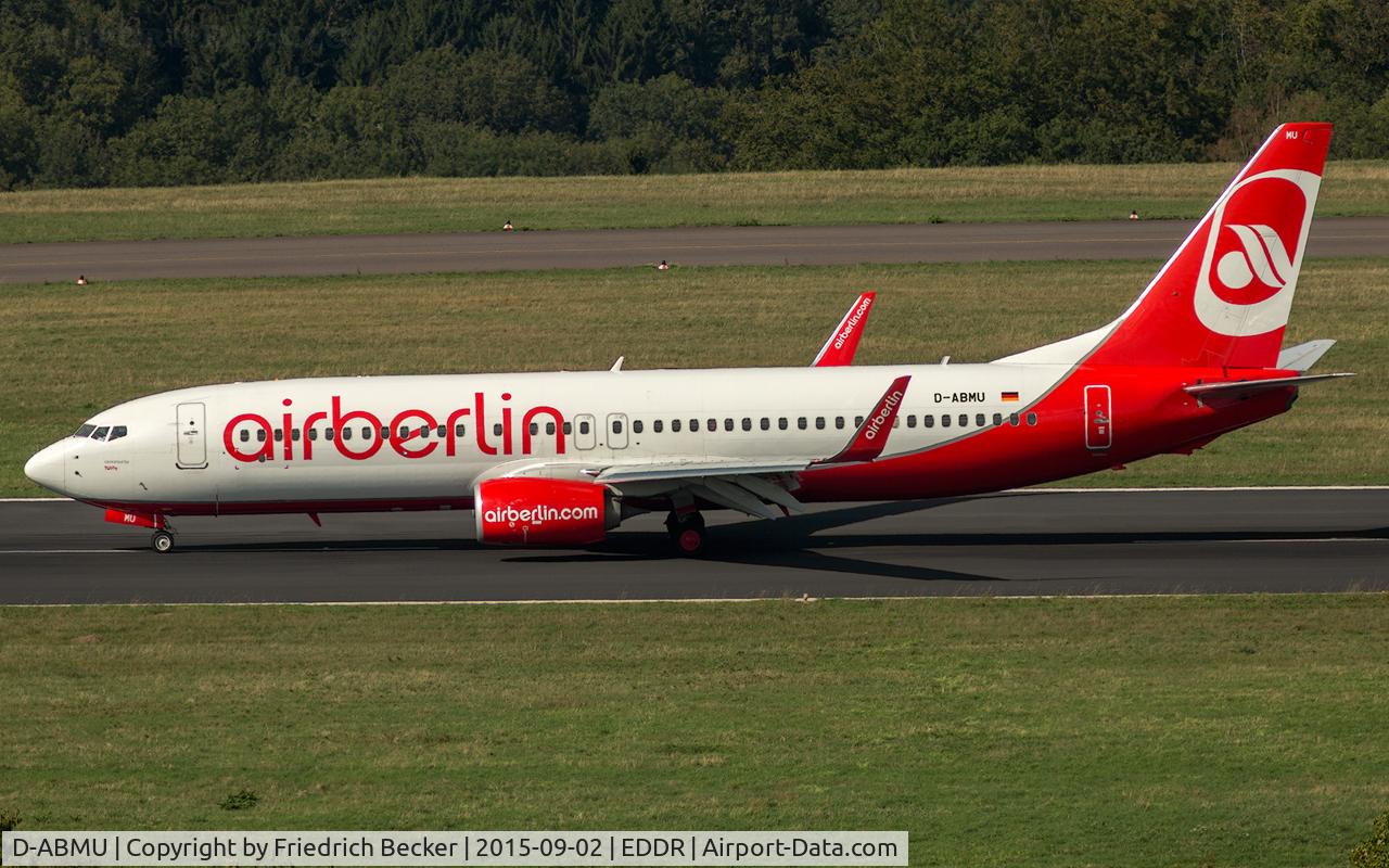 D-ABMU, 2013 Boeing 737-86J C/N 39384, decelerating after touchdown
