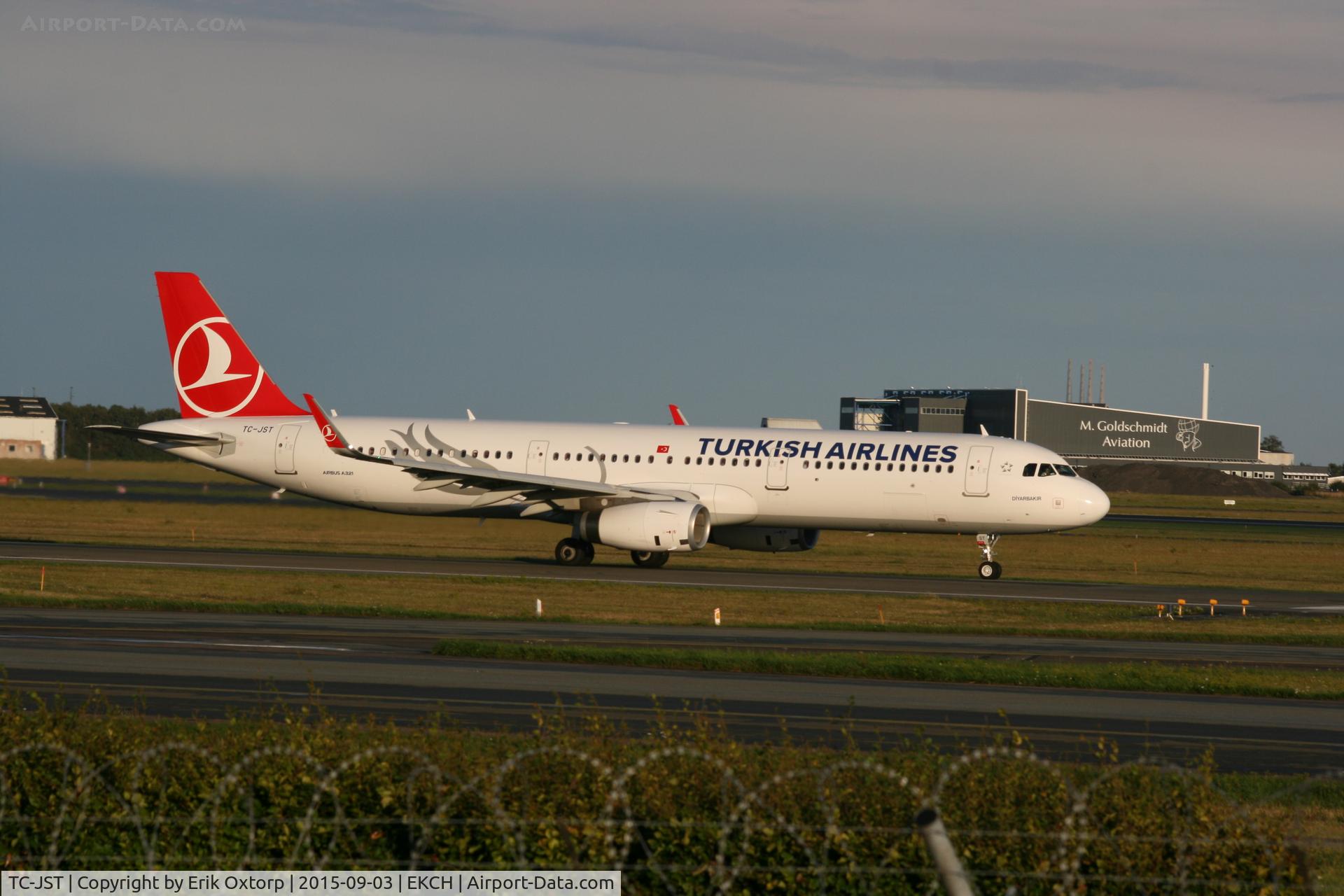 TC-JST, 2015 Airbus A321-231 C/N 6682, TC-JST Taking off rw 22R