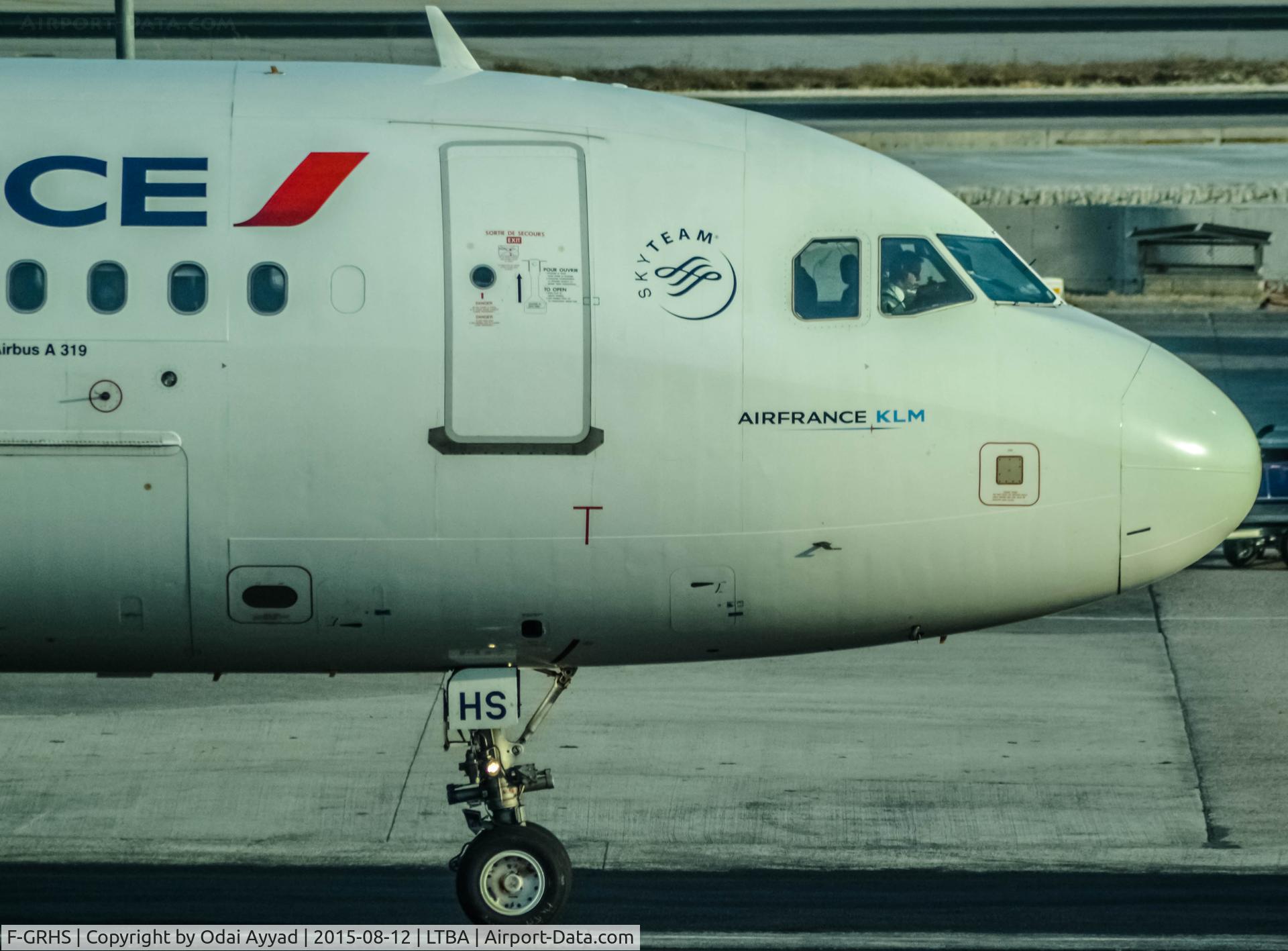 F-GRHS, 2001 Airbus A319-111 C/N 1444, Air France A319 Taxi out to the active runway in LTBA
