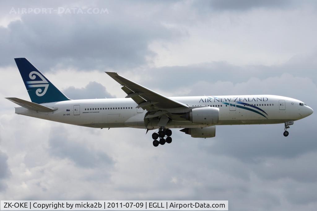 ZK-OKE, 2006 Boeing 777-219/ER C/N 32712, Landing