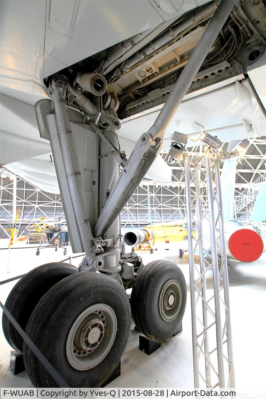 F-WUAB, 1983 Airbus A300B4-203 C/N 238, Airbus A300B4-203, Close view of right main landing gear, Aeroscopia Museum, Toulouse-Blagnac