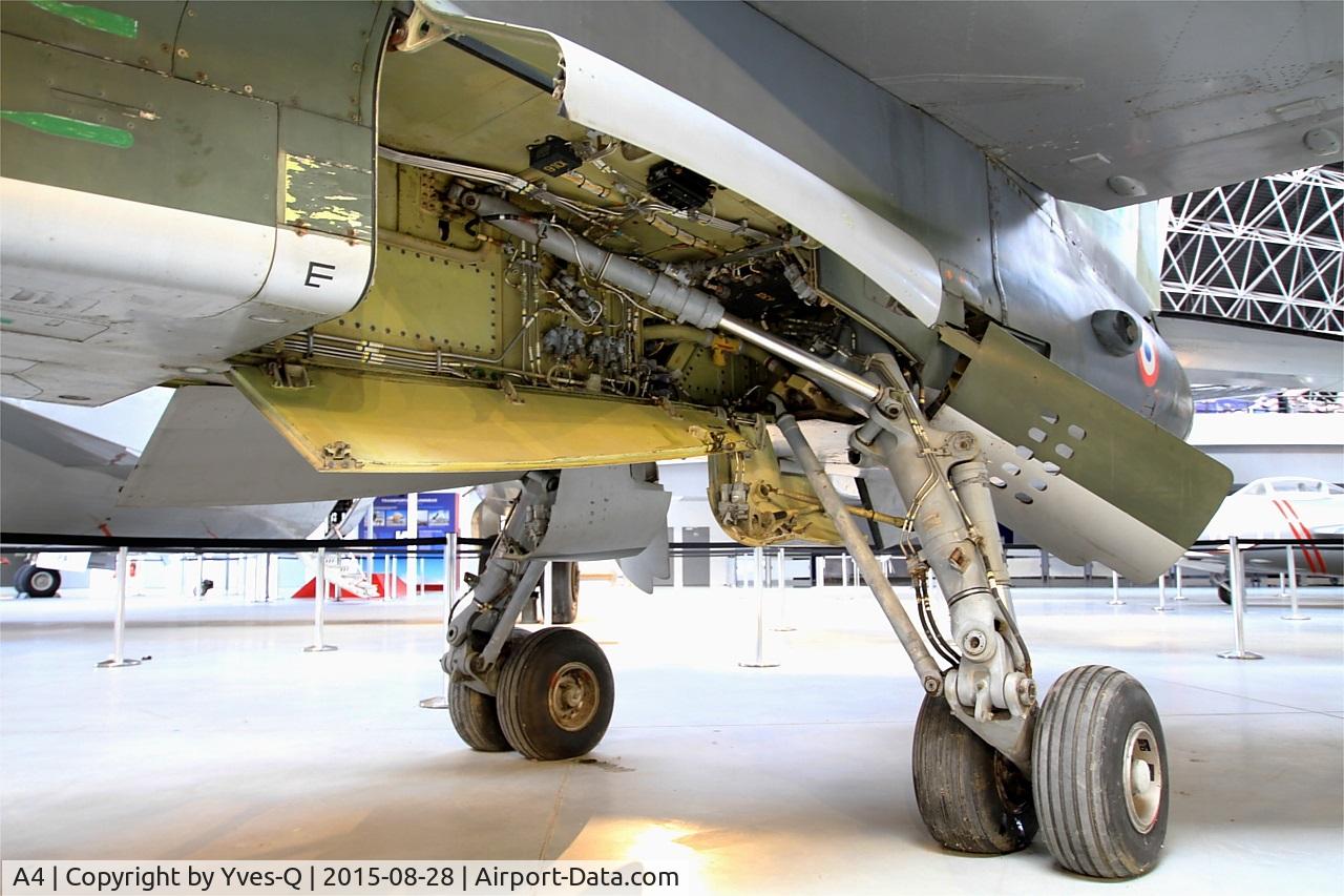 A4, Sepecat Jaguar A C/N A4, Sepecat Jaguar A, Close view of main landing gear, Aeroscopia Museum, Toulouse-Blagnac