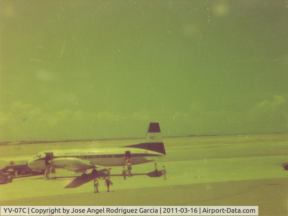 YV-07C, 1966 Hawker Siddeley HS.748-215 Series 2 C/N 1581, Linea Aeropostal Venezolana LAV, HS-748, Aeropuerto Internacional Santiago Mariño, Porlamar, Isla de Margarita. Late 70's.
