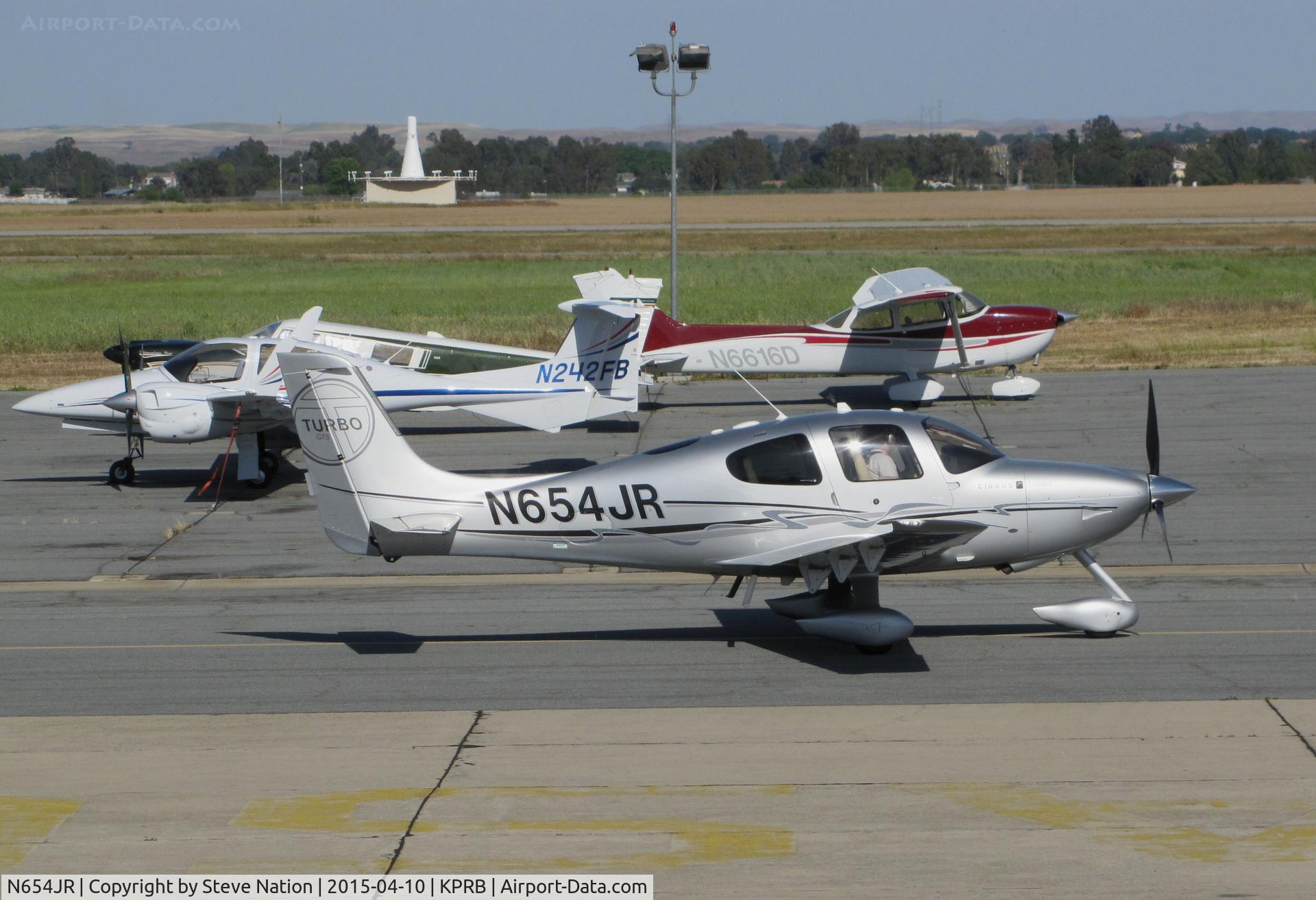 N654JR, 2010 Cirrus SR22 G3 Turbo C/N 3611, 2010 Cirrus SR22 at Paso Robles Municipal Airport, CA