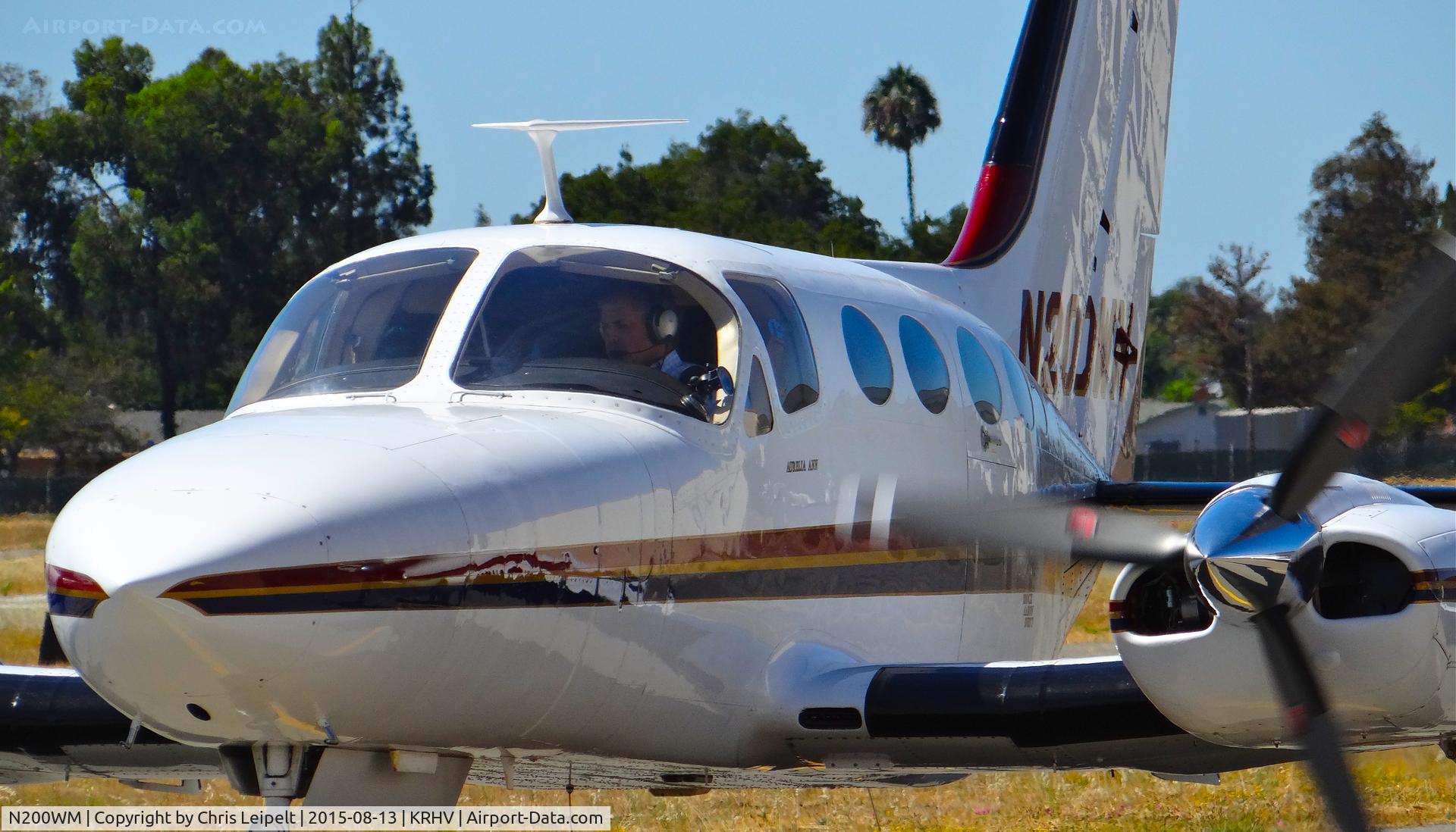 N200WM, 1972 Cessna 421B Golden Eagle C/N 421B0332, Locally-based 1972 Cessna 421B taxing to its hangar at Reid Hillview Airport, San Jose, CA.