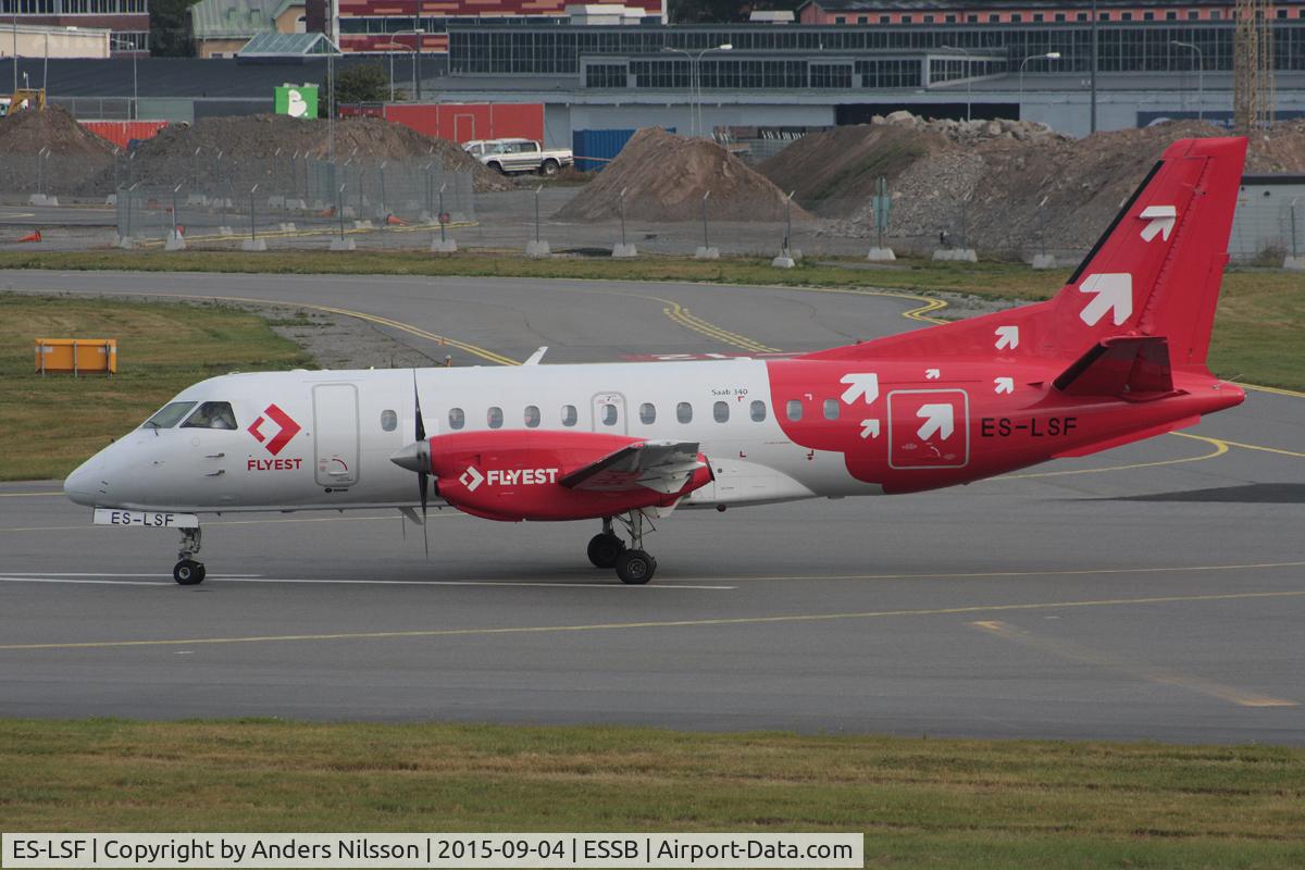 ES-LSF, 1989 Saab 340A C/N 340A-144, Lining up runway 30.
