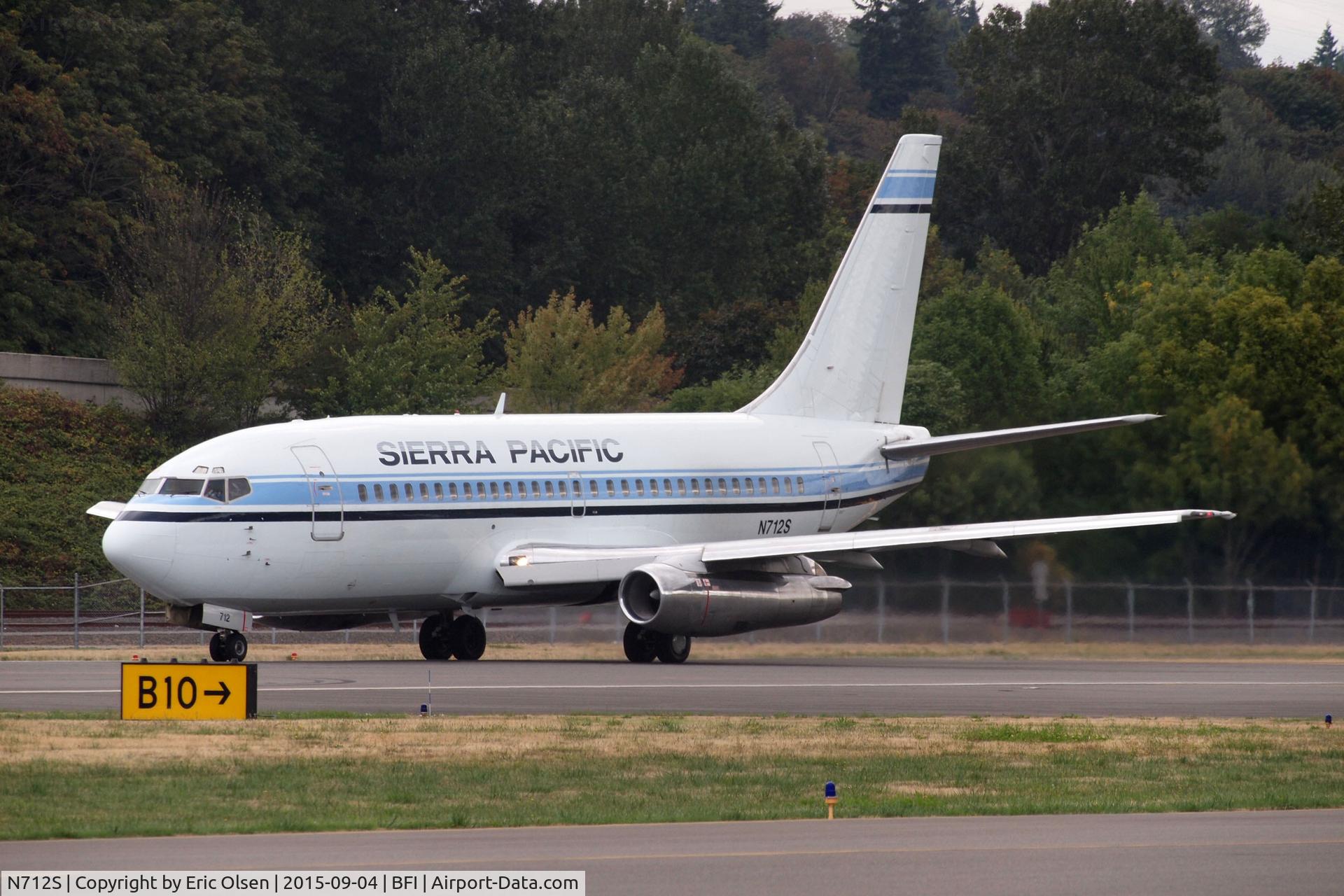 N712S, 1983 Boeing 737-2Y5 C/N 23038, Taking off from Boeing Field