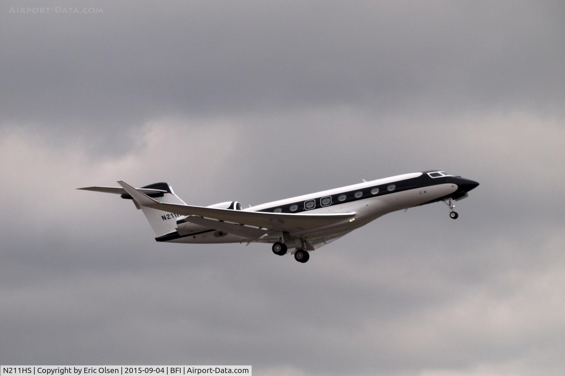 N211HS, 2010 Gulfstream Aerospace G650 (G-VI) C/N 6003, Gulfstream after taking off from BFI