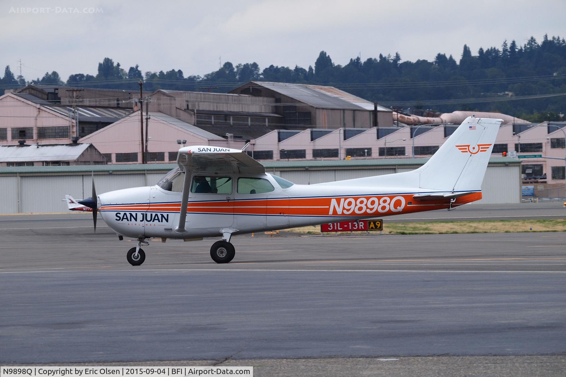 N9898Q, 1975 Cessna 172M C/N 17265842, 1975 Cessna coming into Clay Lacey at BFI.