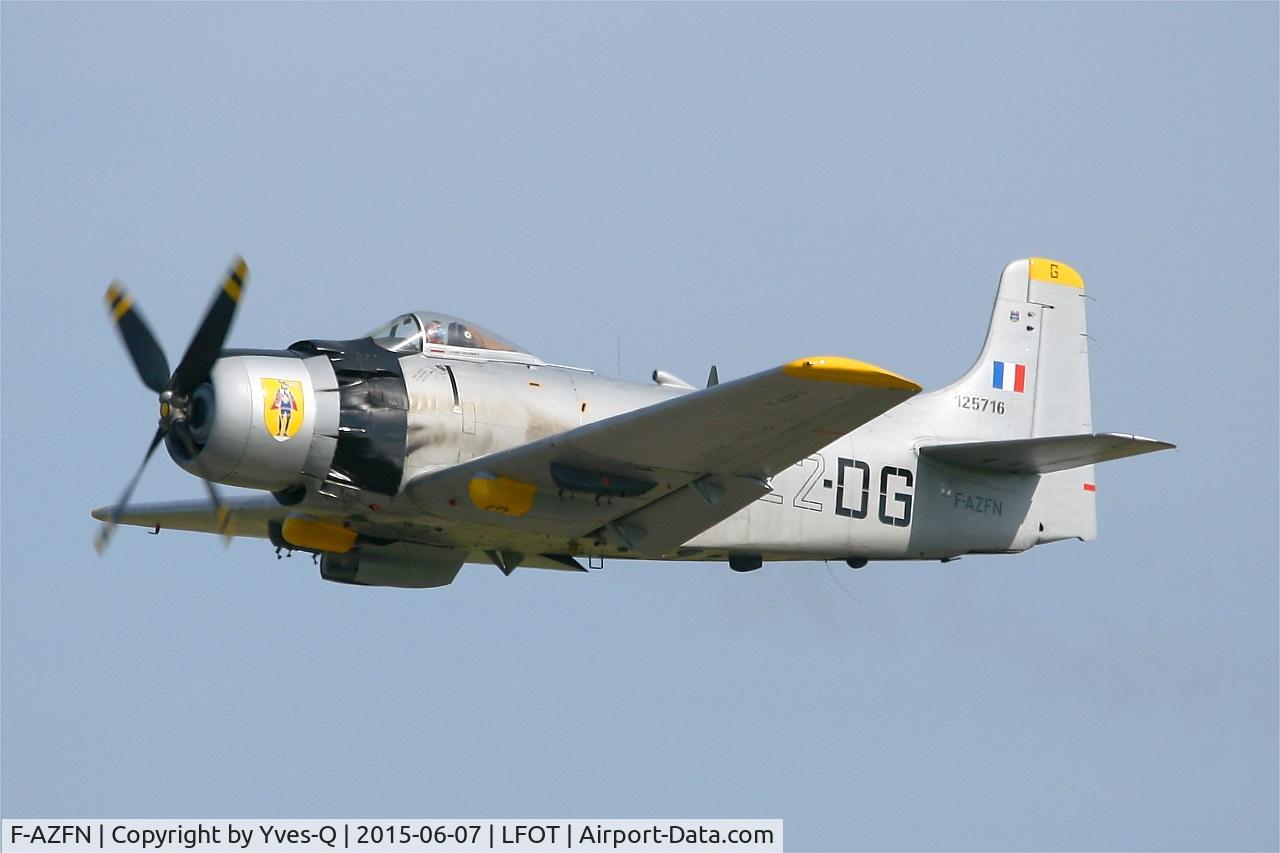 F-AZFN, Douglas AD-4N Skyraider C/N 7609, Douglas AD-4N Skyraider, Take off rwy 02, Tours Air Base 705 (LFOT-TUF) Air show 2015