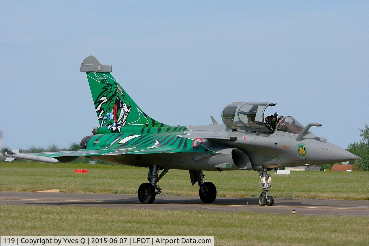 119, 2010 Dassault Rafale C C/N 119, Dassault Rafale C, Taxiing after landing rwy 02, Tours Air Base 705 (LFOT-TUF) Air show 2015