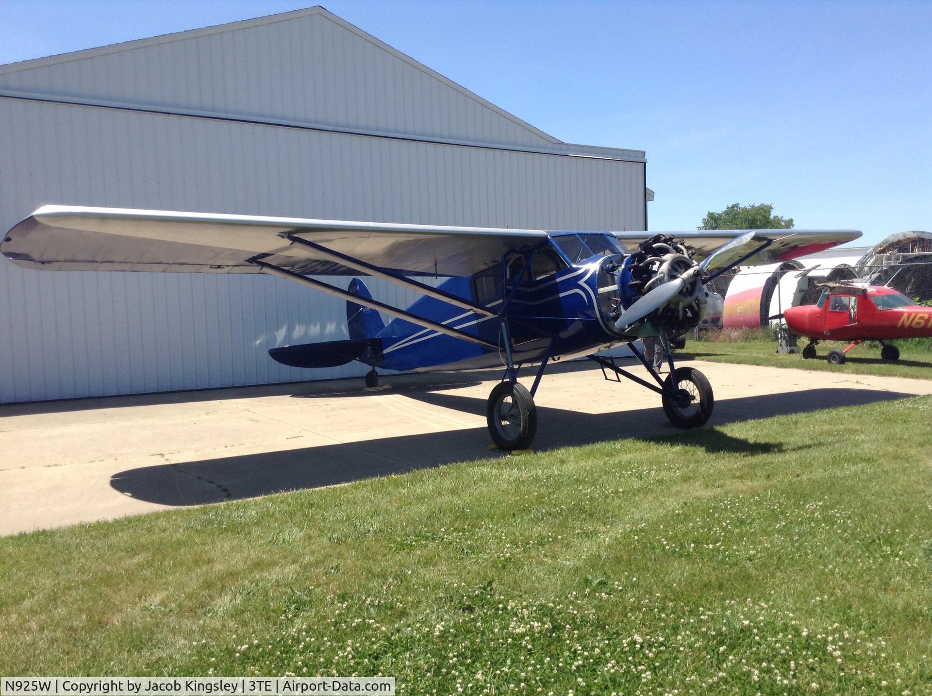 N925W, 1930 Stinson SM-8A Junior C/N 4094, At Meyers-Diver's Airport