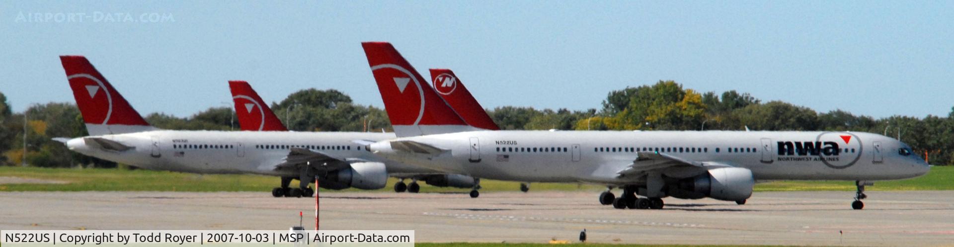 N522US, 1987 Boeing 757-251 C/N 23616, Waiting to depart on runway 12L