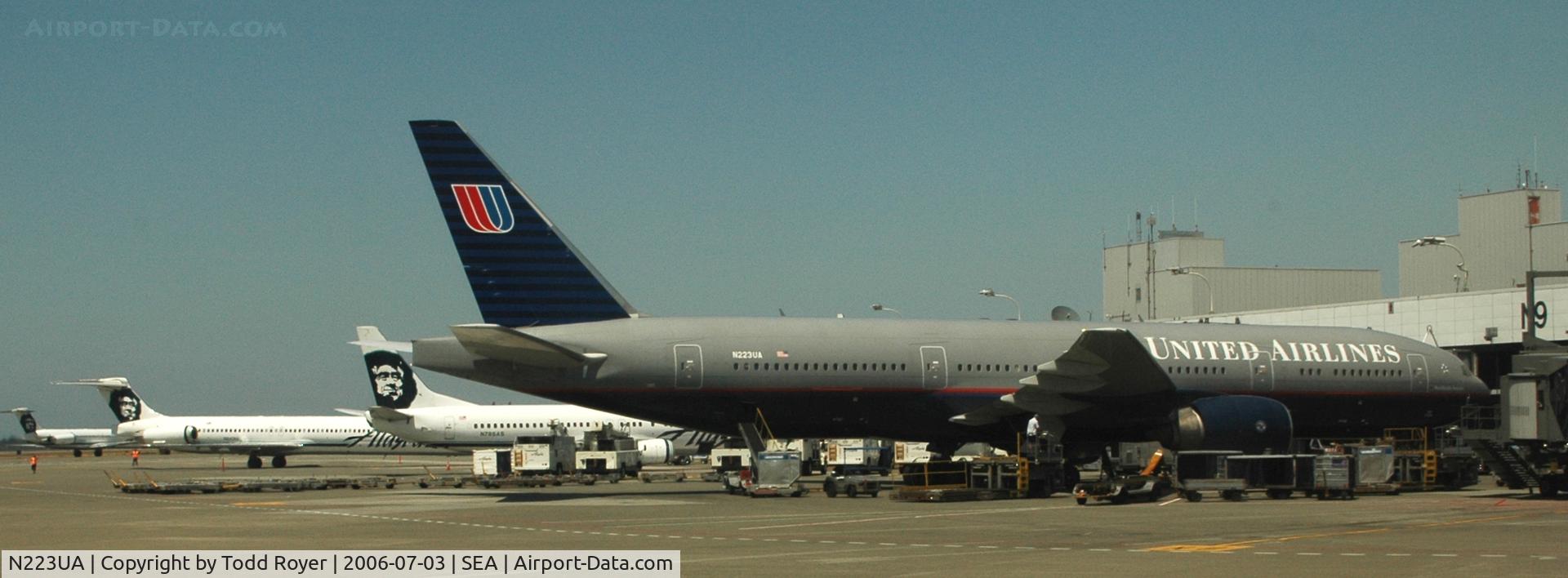 N223UA, 2001 Boeing 777-222 C/N 30224, North sattelite