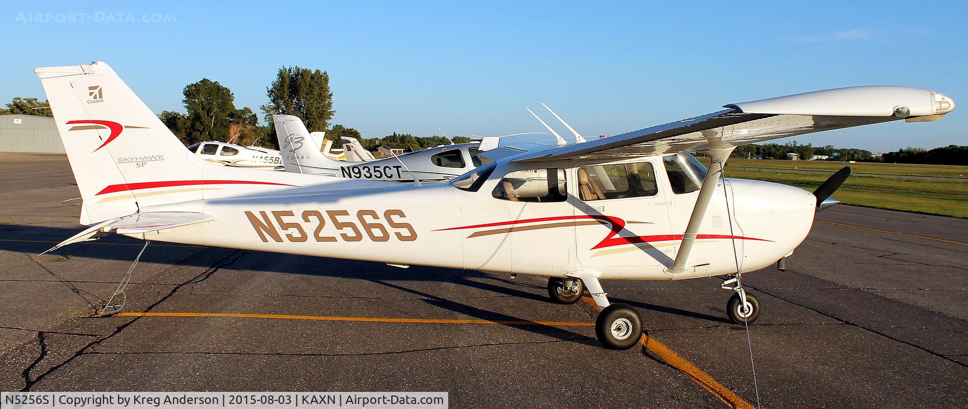 N5256S, Cessna 172S C/N 172S10901, Cessna 172S Skyhawk on the ramp.
