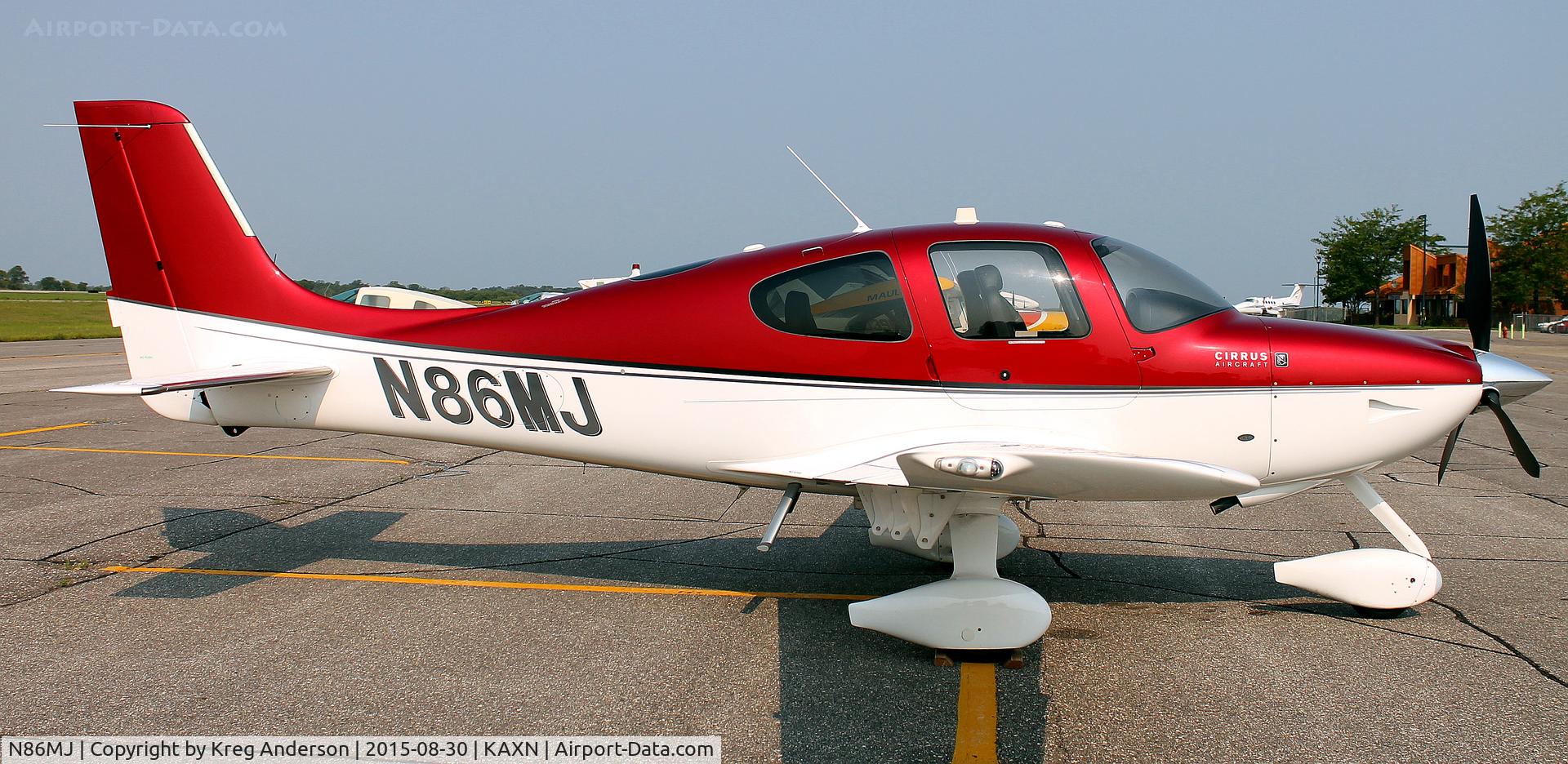 N86MJ, Cirrus SR22 C/N 3711, Cirrus SR22 on the line.