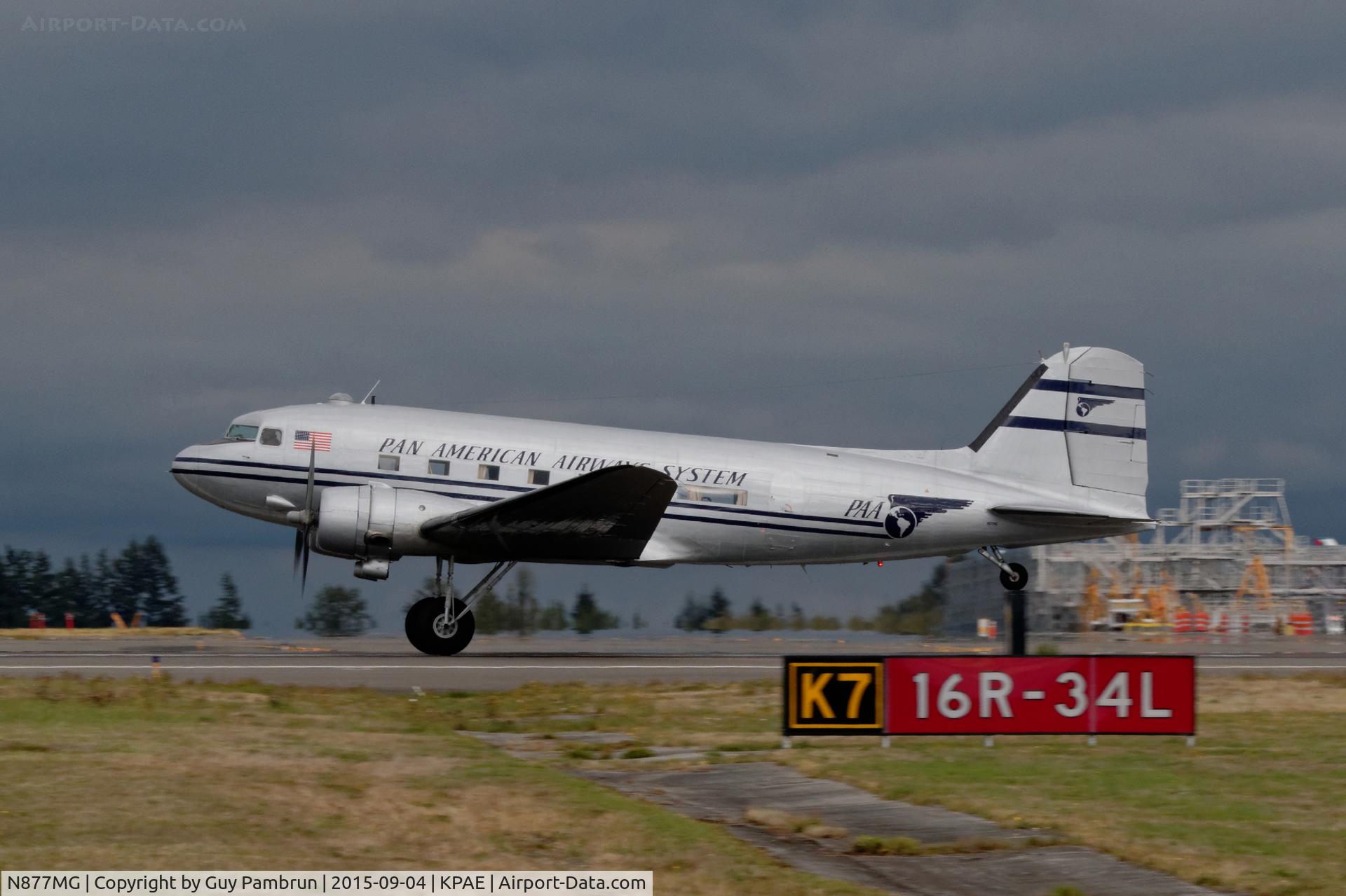 N877MG, 1949 Douglas DC-3C C/N 20806, Takeoff