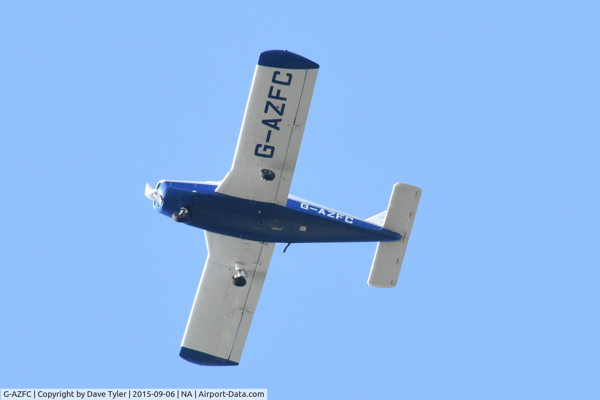 G-AZFC, 1971 Piper PA-28-140 Cherokee C/N 28-7125486, Piper Cherokee Seen over Flackwell Heath 7-Sept-2015