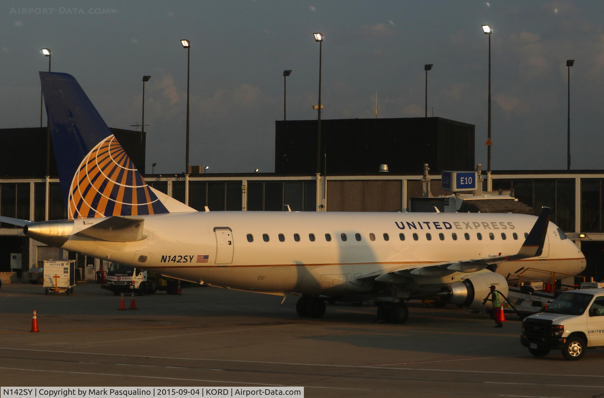 N142SY, 2015 Embraer 175LR (ERJ-170-200LR) C/N 17000475, ERJ 170-200 LR