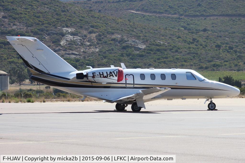 F-HJAV, 2001 Cessna 525 CitationJet CJ1 C/N 525-0473, Parked