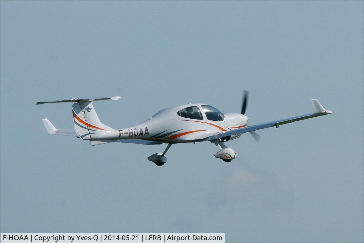 F-HOAA, Diamond DA-40 Diamond Star C/N D4.148, Diamond DA-40 Diamond Star, Take off rwy 07R, Brest-Bretagne Airport (LFRB-BES)