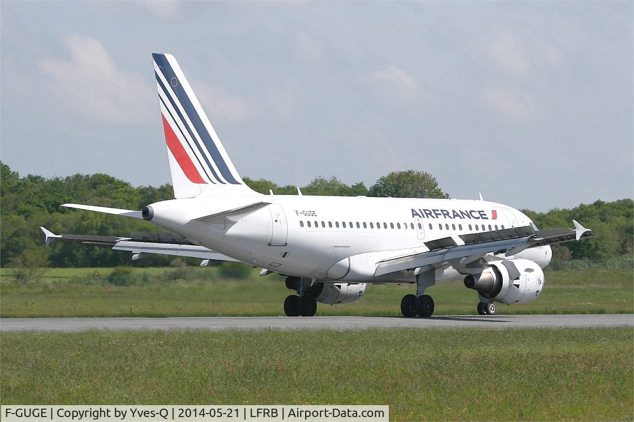 F-GUGE, 2003 Airbus A318-111 C/N 2100, Airbus A318-111, Reverse thrust landing rwy 07R, Brest-Bretagne Airport (LFRB-BES)