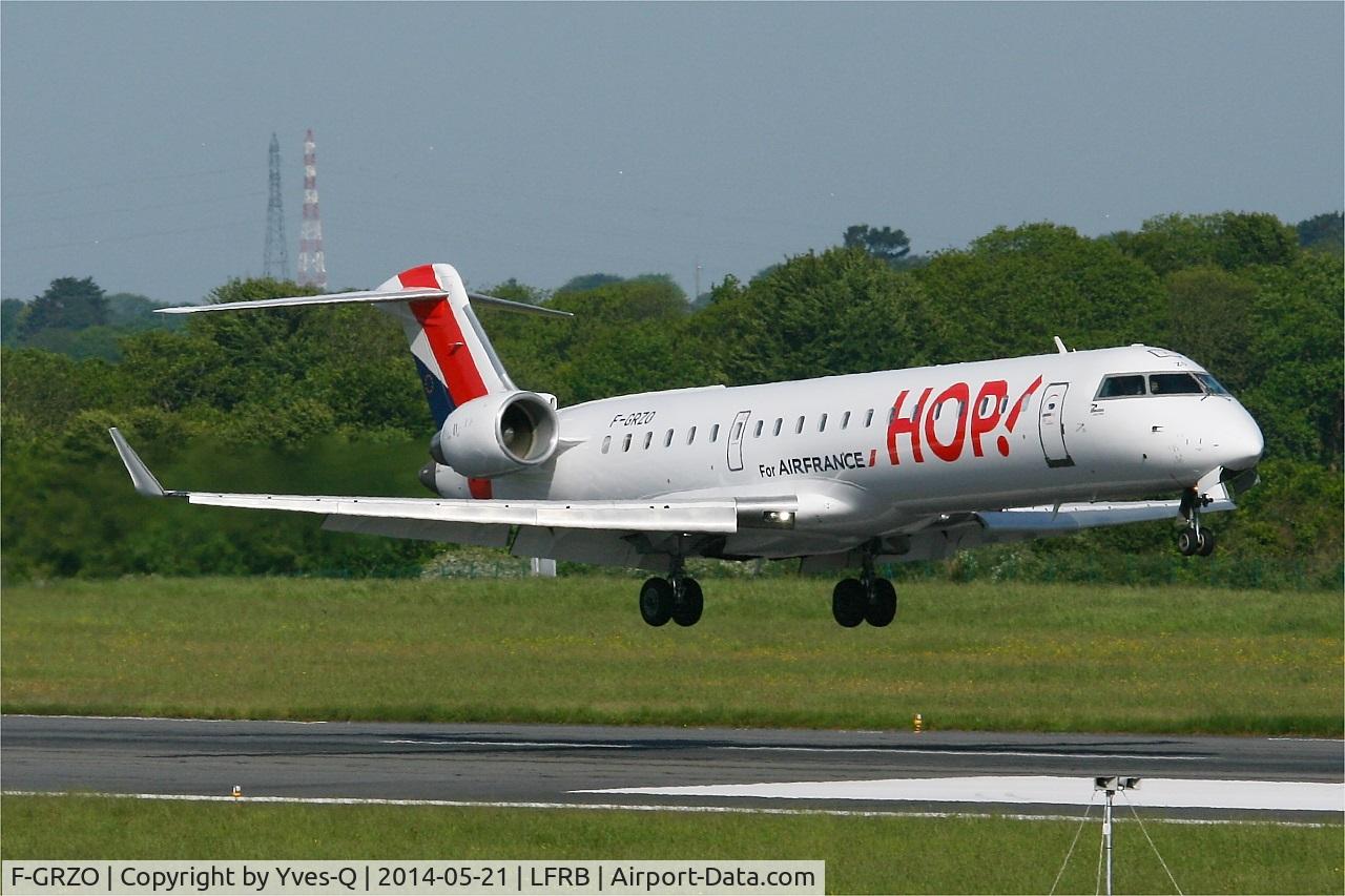 F-GRZO, 2007 Canadair CRJ-700 (CL-600-2C10) Regional Jet C/N 10265, Canadair Regional Jet CRJ-702, landing Rwy 07R, Brest-Bretagne Airport (LFRB-BES)