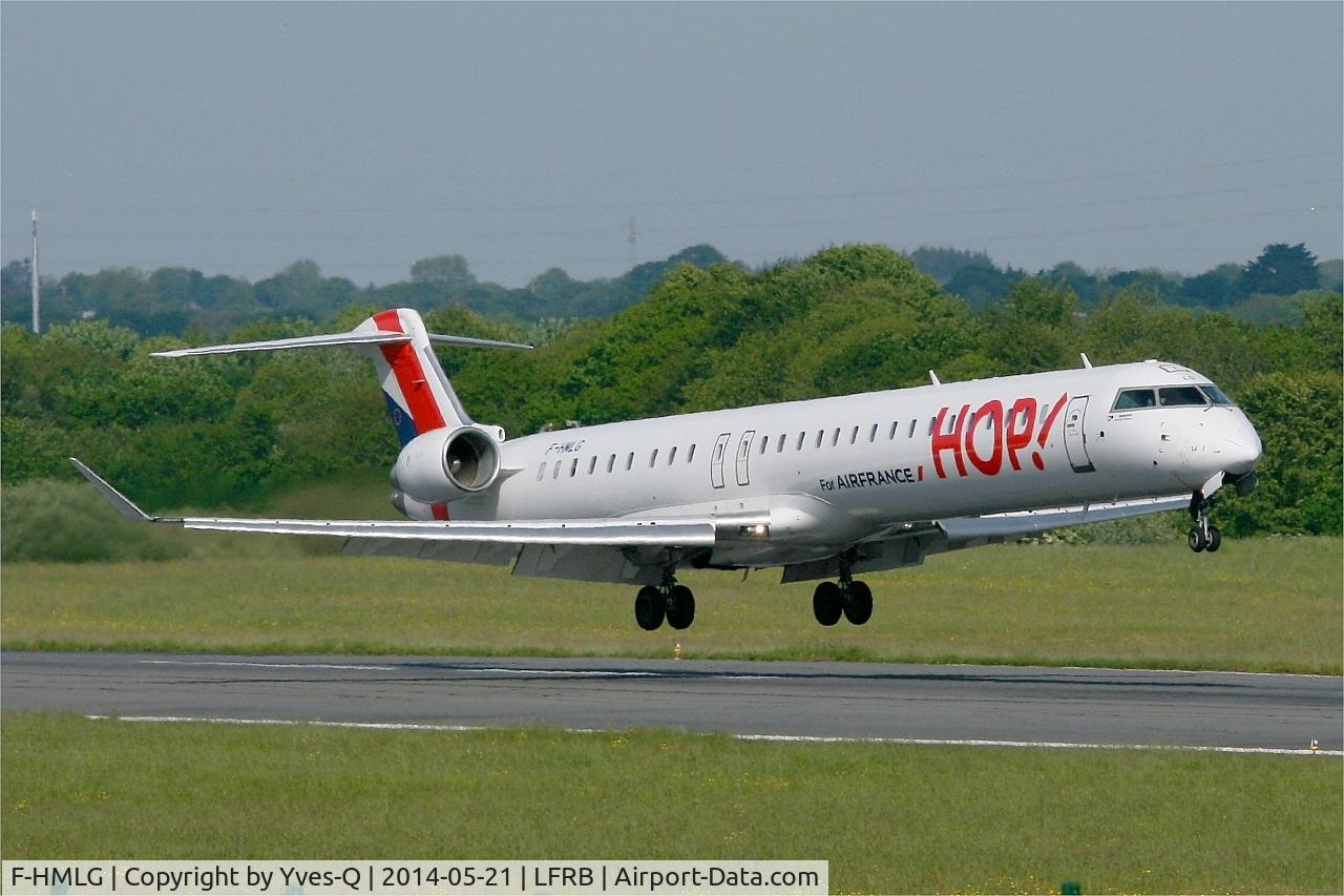 F-HMLG, 2011 Bombardier CRJ-1000EL NG (CL-600-2E25) C/N 19012, Bombardier CRJ-1000, On final rwy 07R, Brest-Bretagne airport (LFRB-BES)