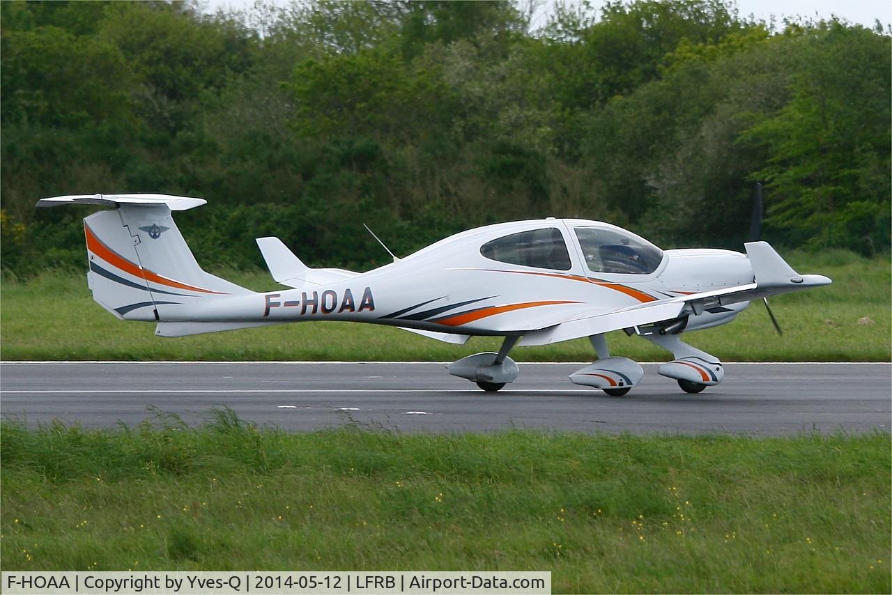 F-HOAA, Diamond DA-40 Diamond Star C/N D4.148, Diamond DA-40 Diamond Star, Landing rwy 25L, Brest-Bretagne Airport (LFRB-BES)