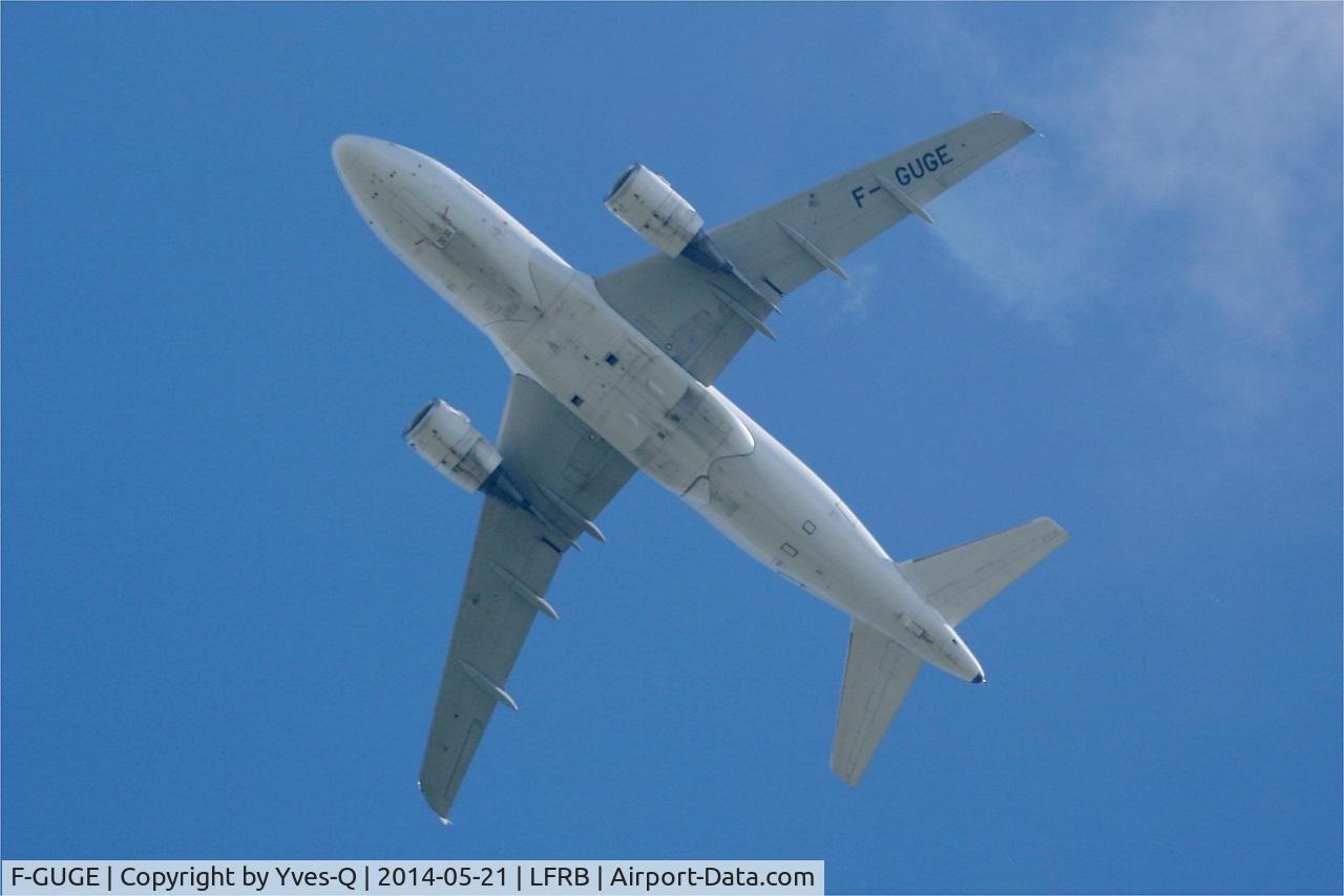 F-GUGE, 2003 Airbus A318-111 C/N 2100, Airbus A318-111, Glide path pattern rwy 07R, Brest-Bretagne Airport (LFRB-BES)