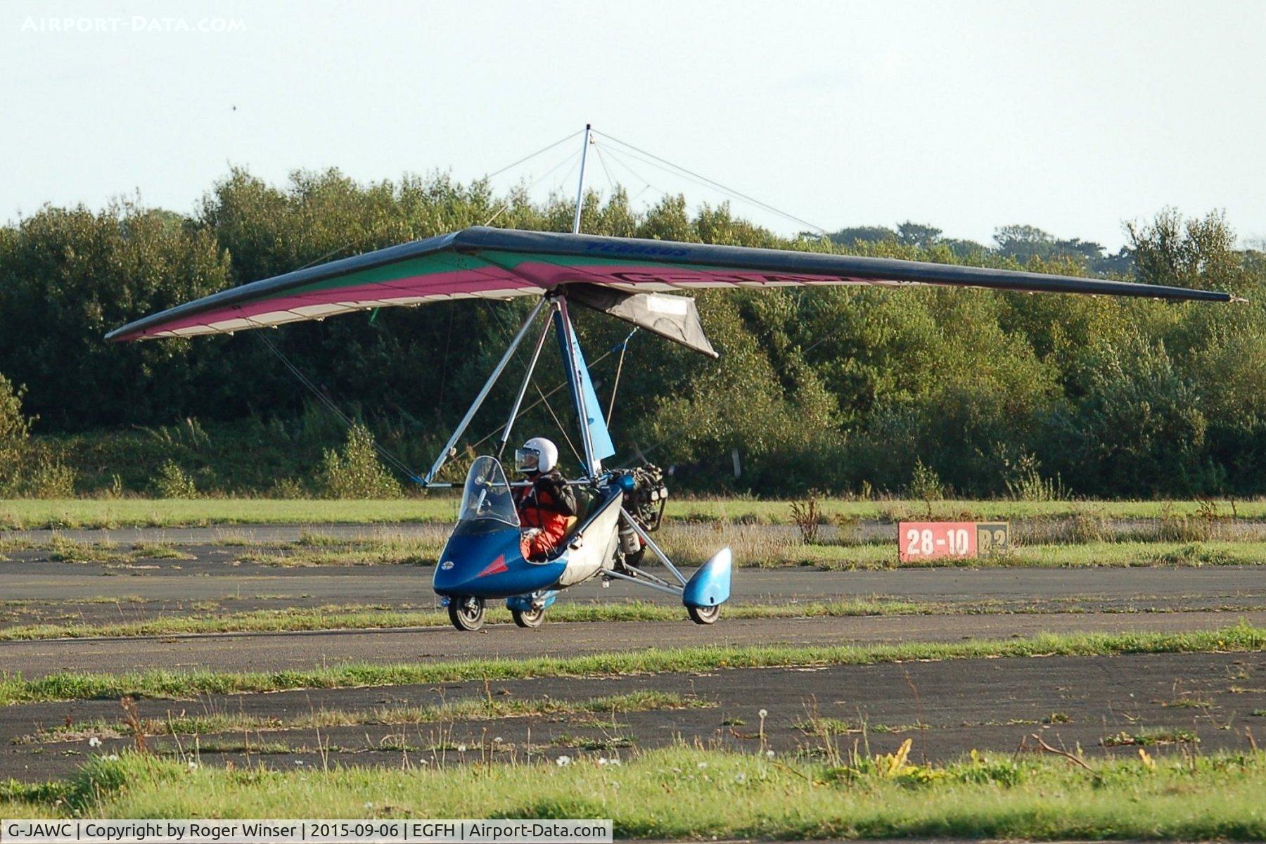 G-JAWC, 2000 Pegasus Quantum 15-912 C/N 7692, Visiting Quantum.