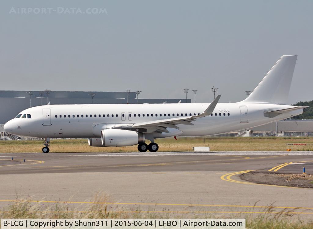 B-LCG, 2013 Airbus A320-232 C/N 5738, Delivery day but in all white c/s...