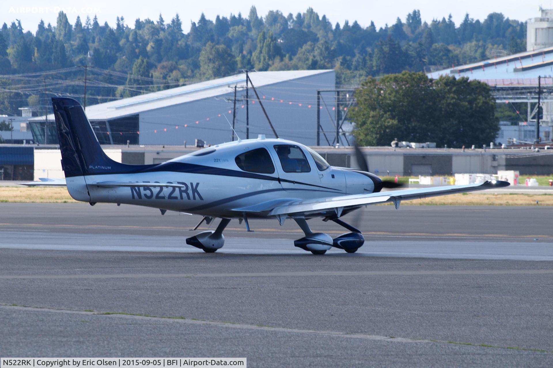 N522RK, Cirrus SR22T C/N 1076, SR22T taxing out for takeoff