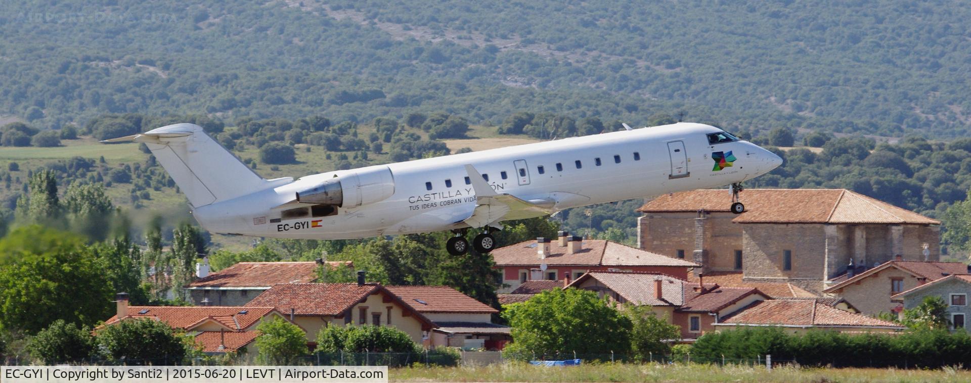 EC-GYI, 1998 Canadair CRJ-200ER (CL-600-2B19) C/N 7249, Taking off to Menorca (LEMH).