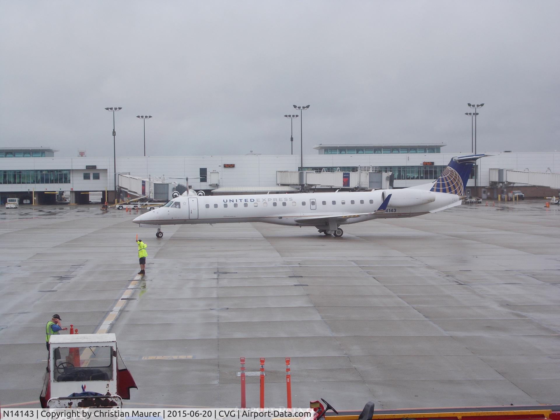 N14143, 2003 Embraer ERJ-145XR (EMB-145XR) C/N 145739, EMB-145XR Arriving at the gate