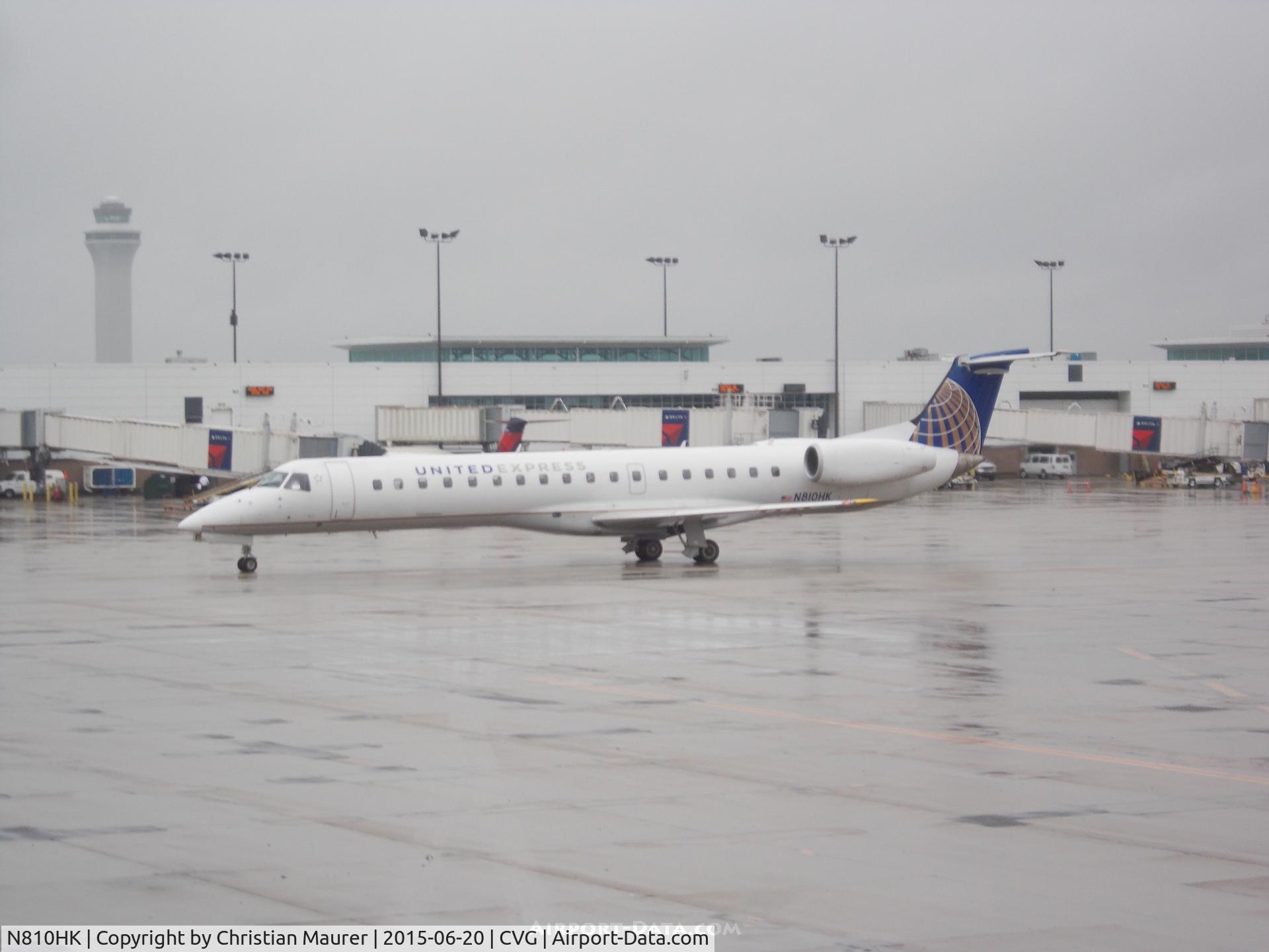 N810HK, 2000 Embraer ERJ-145LR (EMB-145LR) C/N 145231, ERJ-145LR Leaving for Washington Dulles